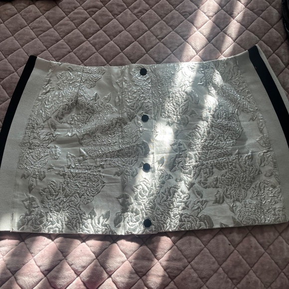 Fun skirts - Picture 2 of 2